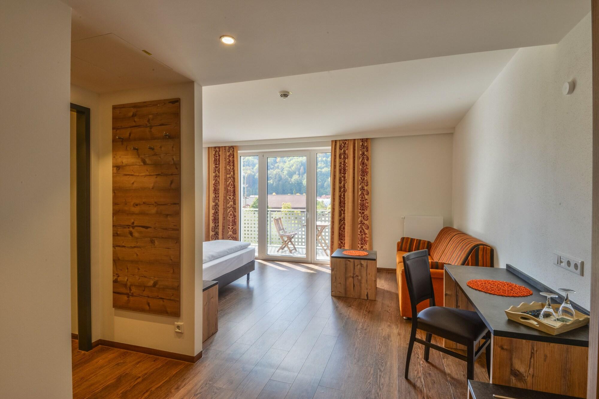 Hotel Gasthof Heckl Киндинг Екстериор снимка
