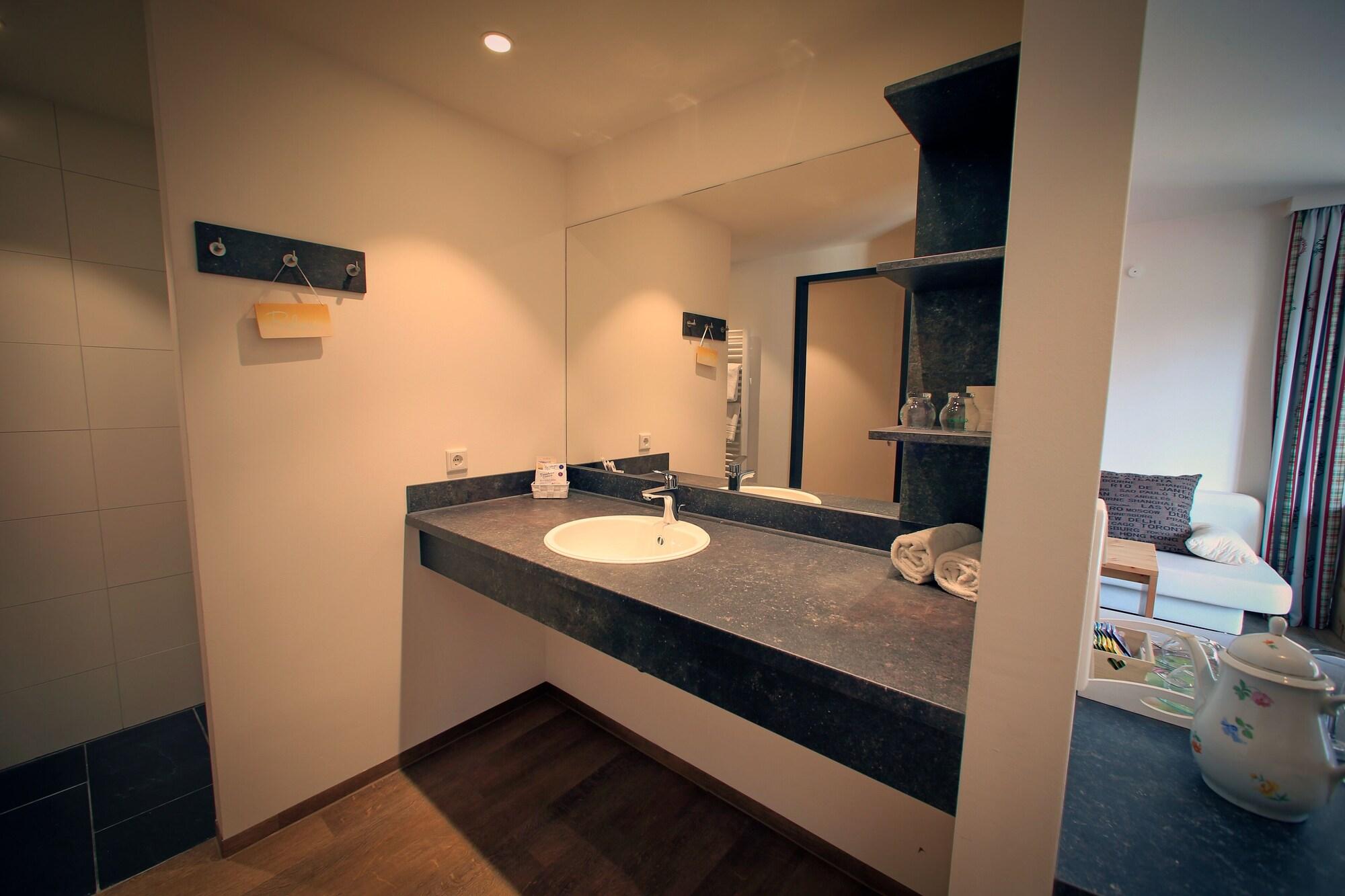 Hotel Gasthof Heckl Киндинг Екстериор снимка