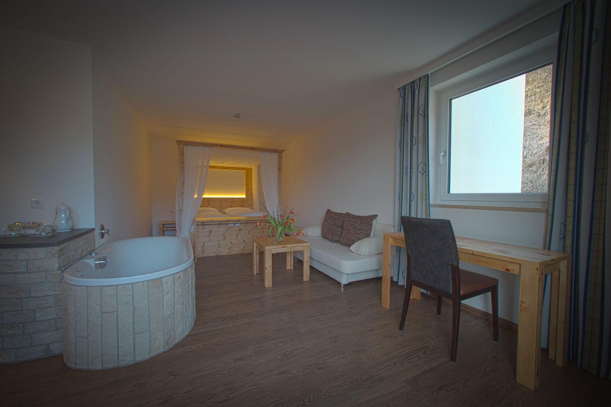 Hotel Gasthof Heckl Киндинг Екстериор снимка