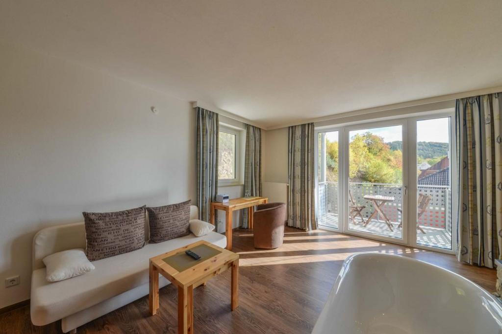 Hotel Gasthof Heckl Киндинг Екстериор снимка