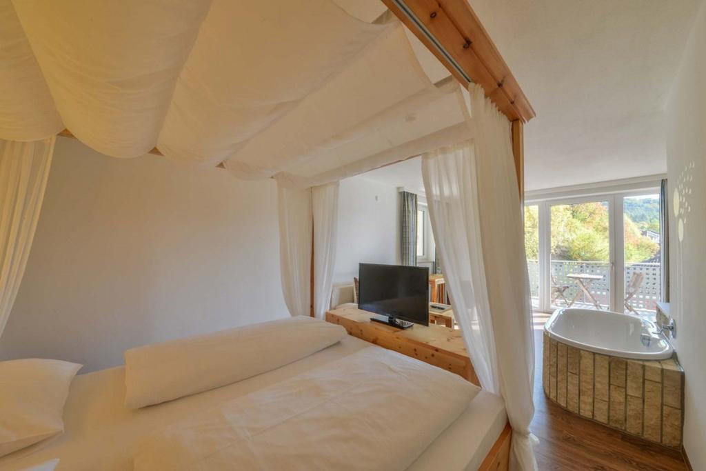 Hotel Gasthof Heckl Киндинг Екстериор снимка