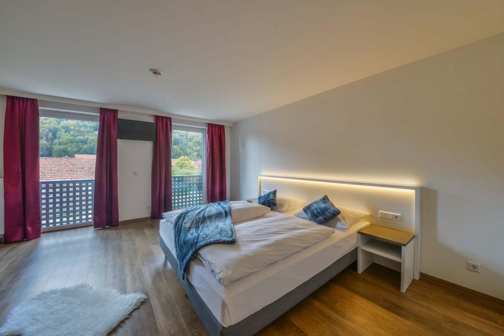 Hotel Gasthof Heckl Киндинг Екстериор снимка